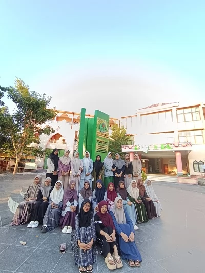 Raden Ajeng Jihan Fakhira Zain Mengikuti Survei Kampus di Fakultas Tarbiyah UIN Madura Bersama 19 Santriwati Putri Khadijah Pamekasan